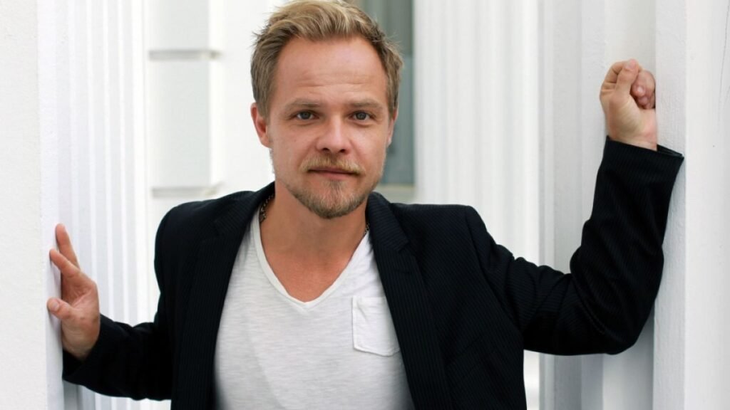 Matthias Koeberlin abgenommen: öffentliche Reaktionen Matthias Koeberlin abgenommen: öffentliche Reaktionen