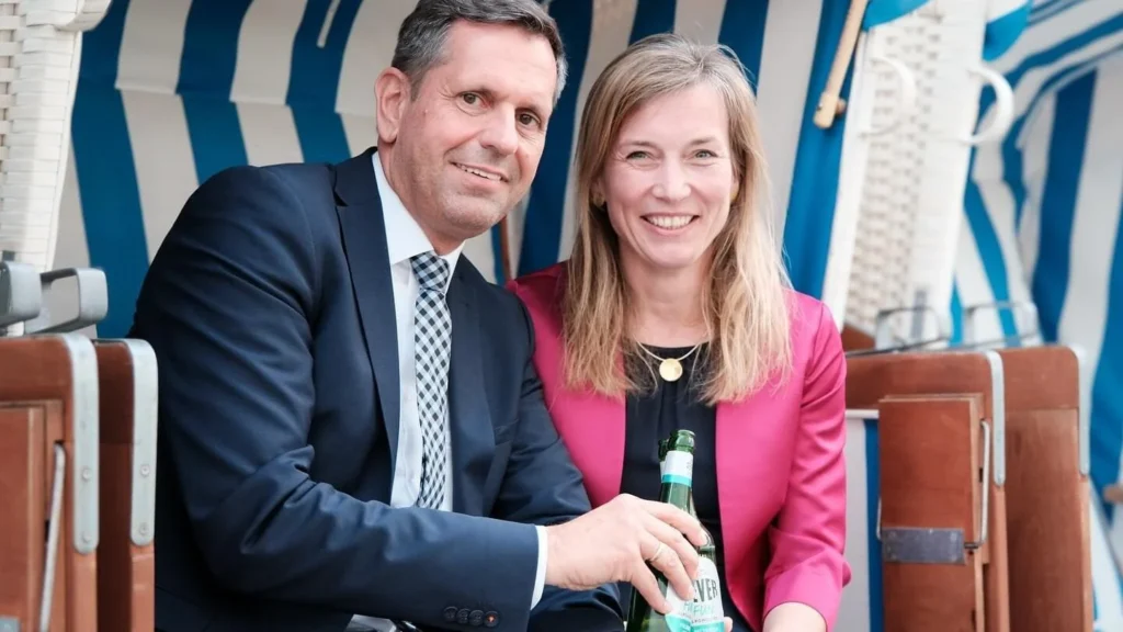 Olaf Lies Ehefrau – Einblick in das private Umfeld eines deutschen Spitzenpolitikers Olaf Lies Ehefrau – Einblick in das private Umfeld eines deutschen Spitzenpolitikers