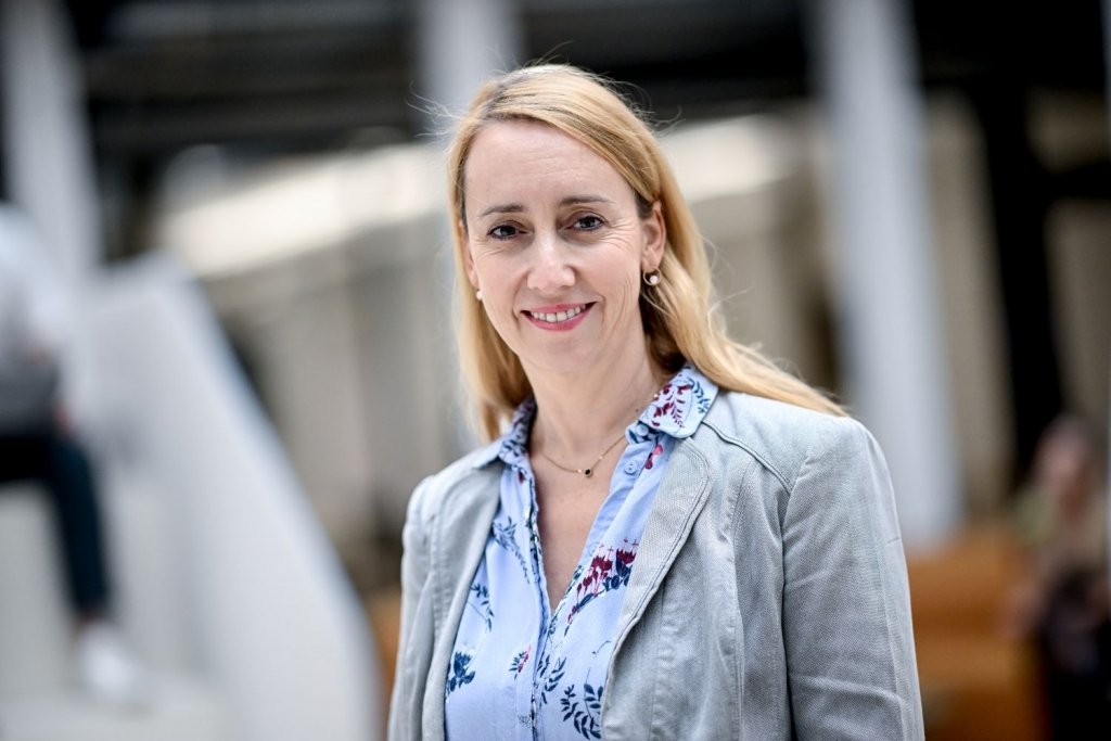 Ist Melanie Amann verheiratet? – Ein fundierter Blick auf Privatleben, Karriere und öffentliche Wahrnehmung Ist Melanie Amann verheiratet? – Ein fundierter Blick auf Privatleben, Karriere und öffentliche Wahrnehmung