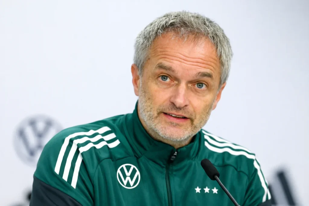 Christian Wück Ehefrau – Einblicke in das Privatleben des erfolgreichen Fußballtrainers Christian Wück Ehefrau – Einblicke in das Privatleben des erfolgreichen Fußballtrainers