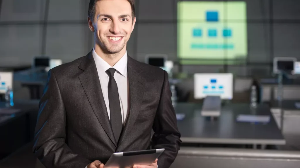 Fernsehshow-Moderator: Erfolgsfaktoren, Karrierewege und die Kunst der perfekten Moderation