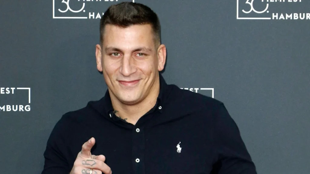 Gzuz Vermögen: Einkommen, Karriere und finanzieller Erfolg des Hamburger Rappers