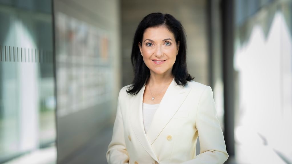 Katherina Reiche geschieden – Hintergründe, Privatleben und politische Karriere im Detail Katherina Reiche geschieden – Hintergründe, Privatleben und politische Karriere im Detail